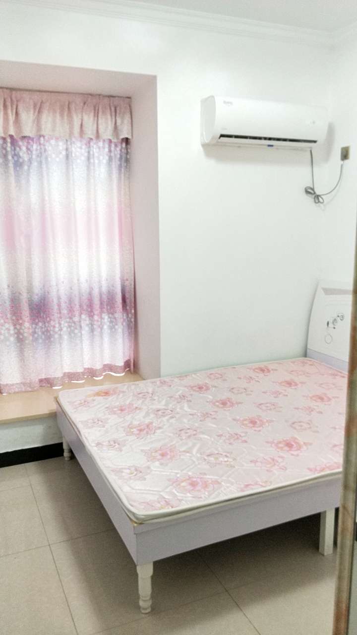 仙桃一中对面翰林公馆精装学区房出租

面积67平米，两室两厅