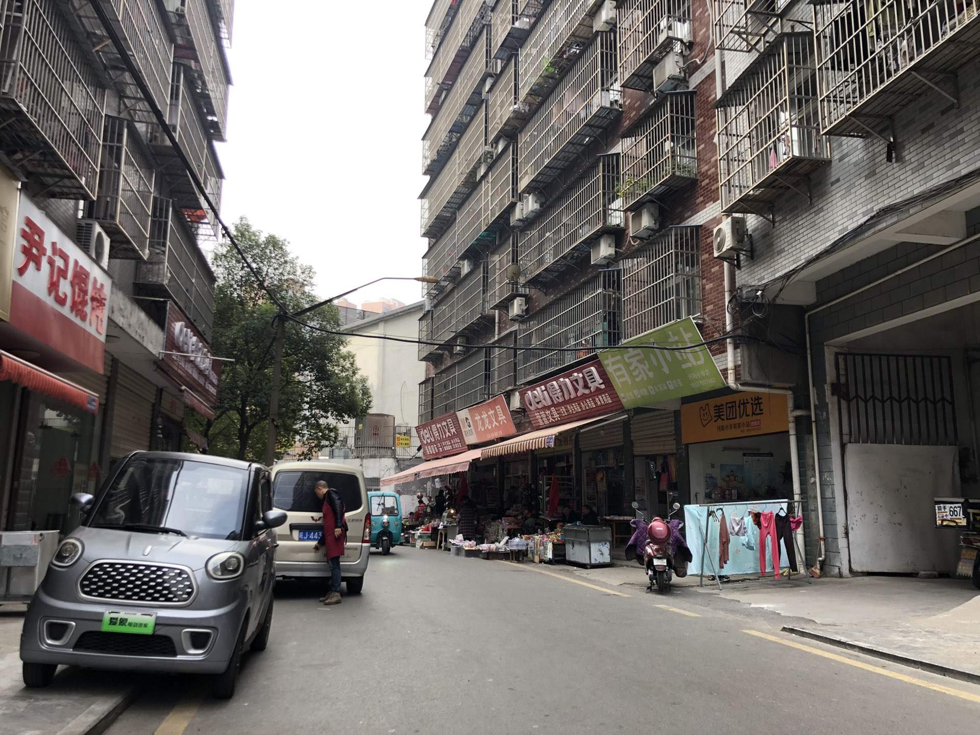 沔州小学旁边，沙嘴菜场后面。价格面议。