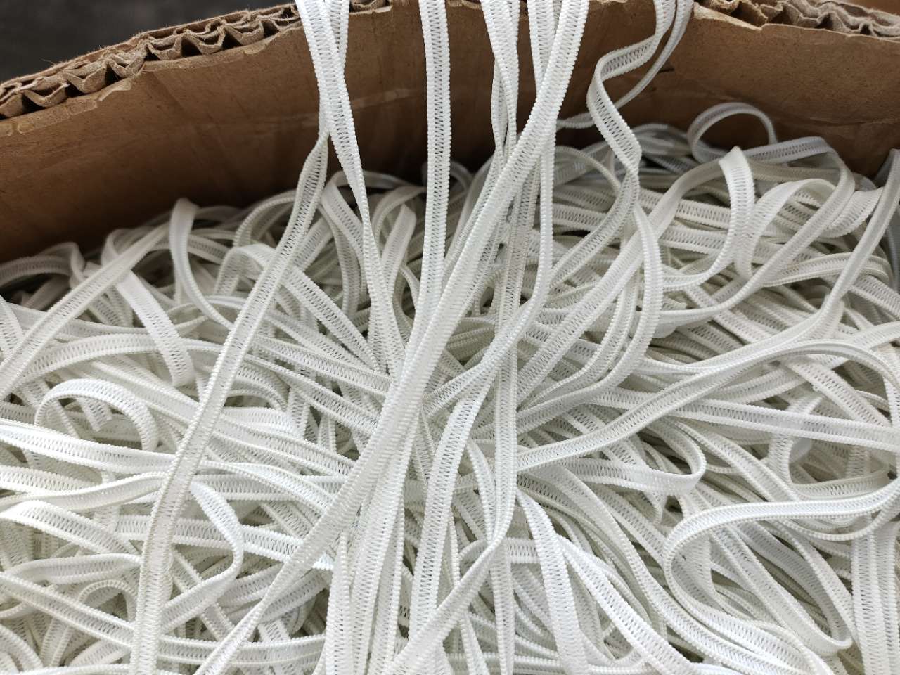卖无纺布鞋套，条帽优质双筋
