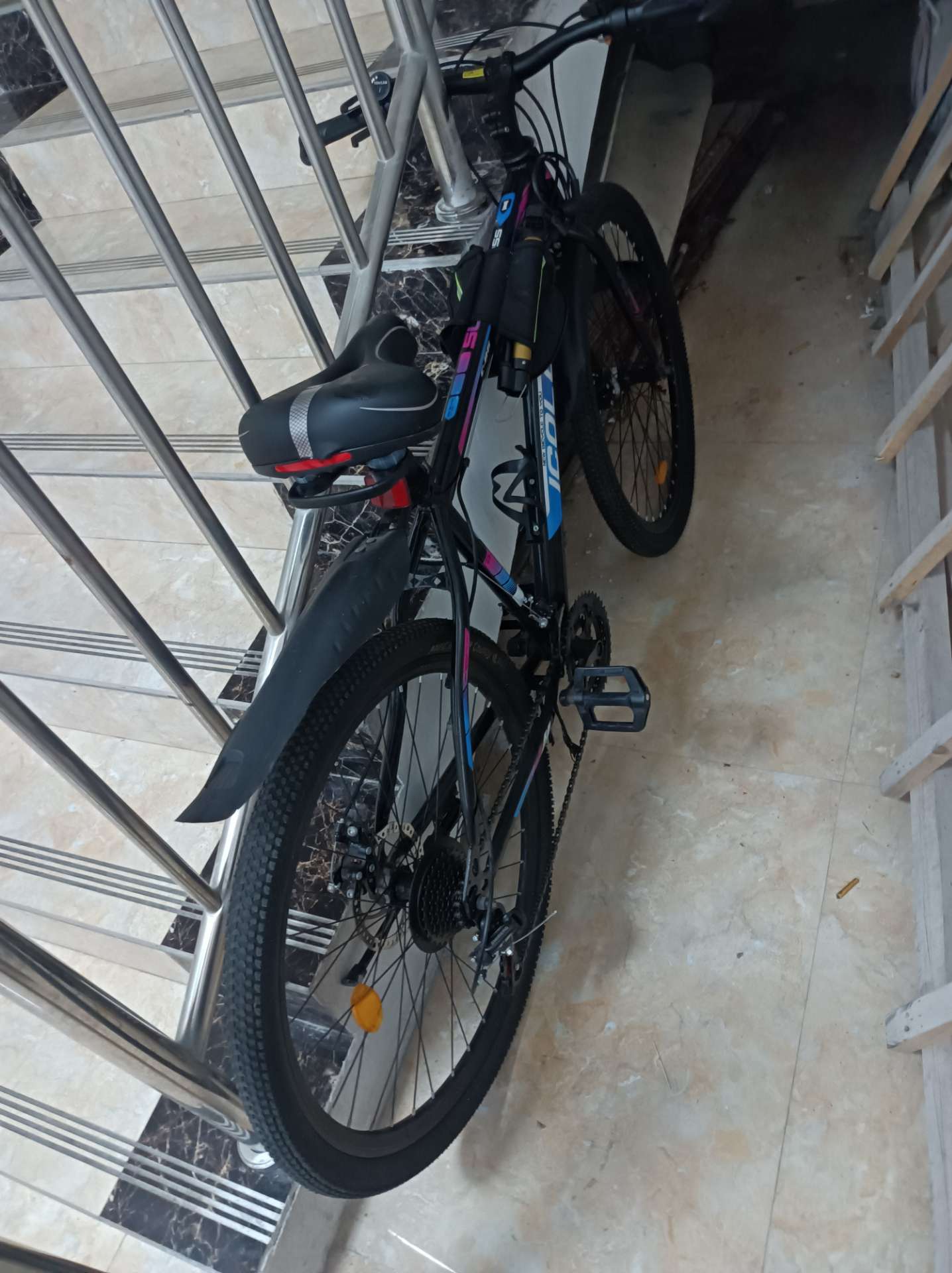 外出，闲置