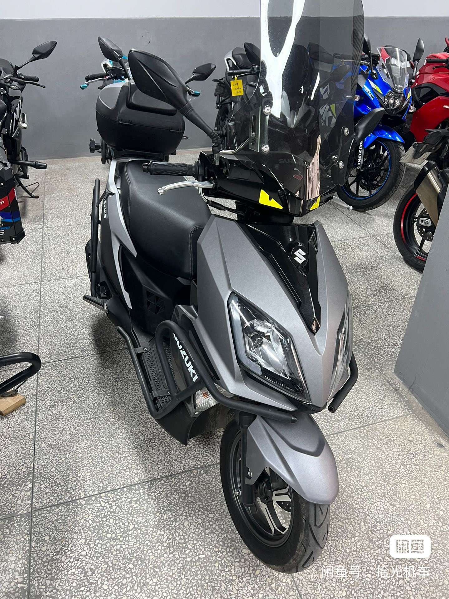 收购一台品牌踏板摩托车