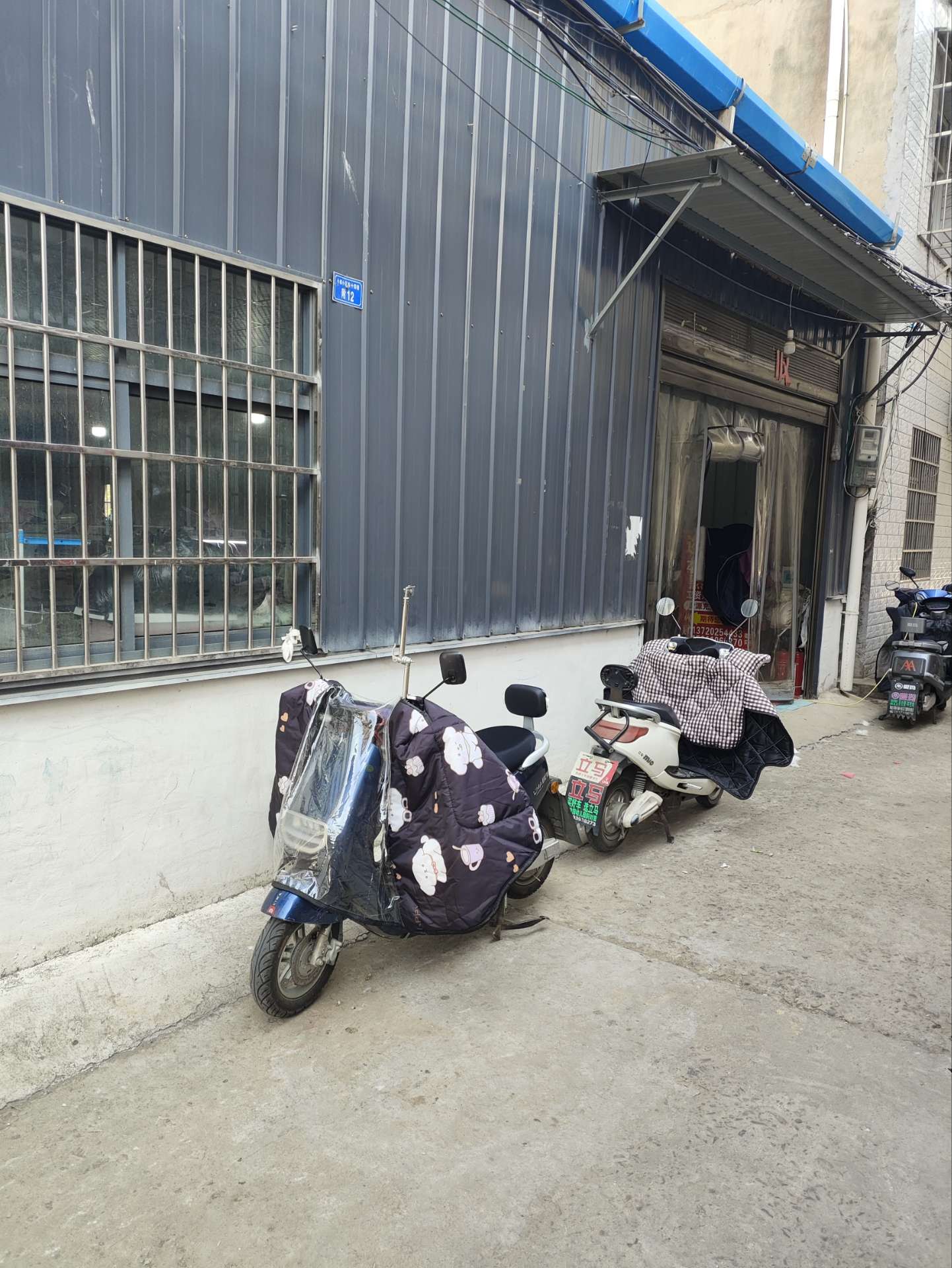 仙桃市干河办事处后面弘文中学旁一钢构房出租，面积200平米，