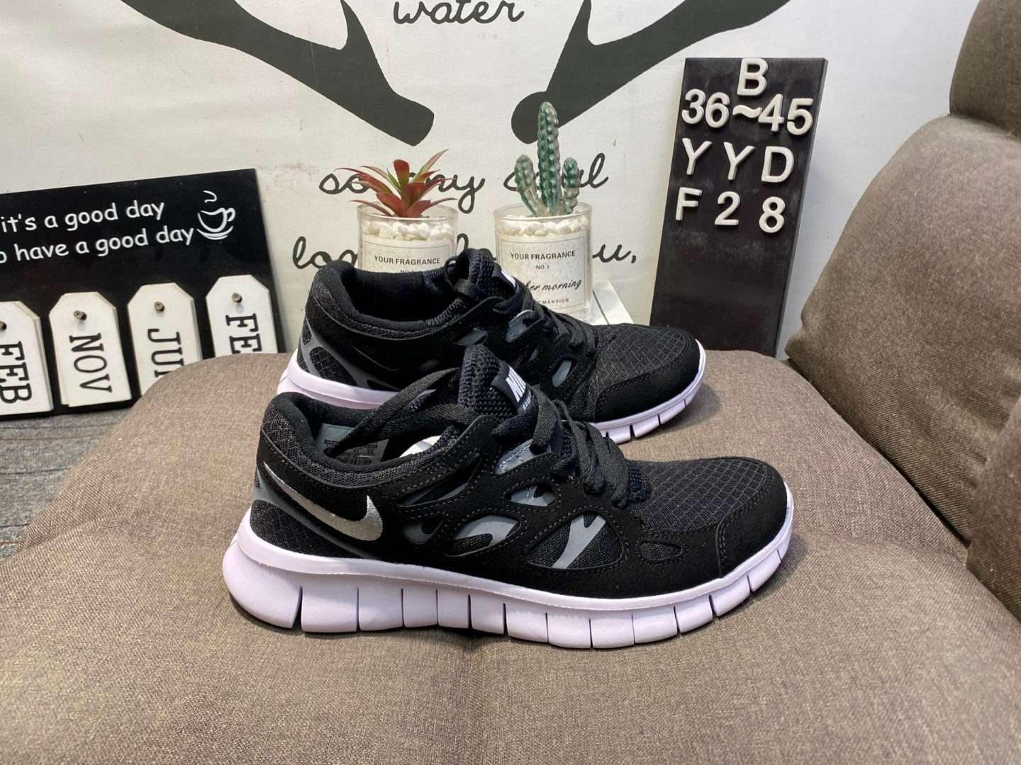 NK?Free Run跑鞋 140一双
