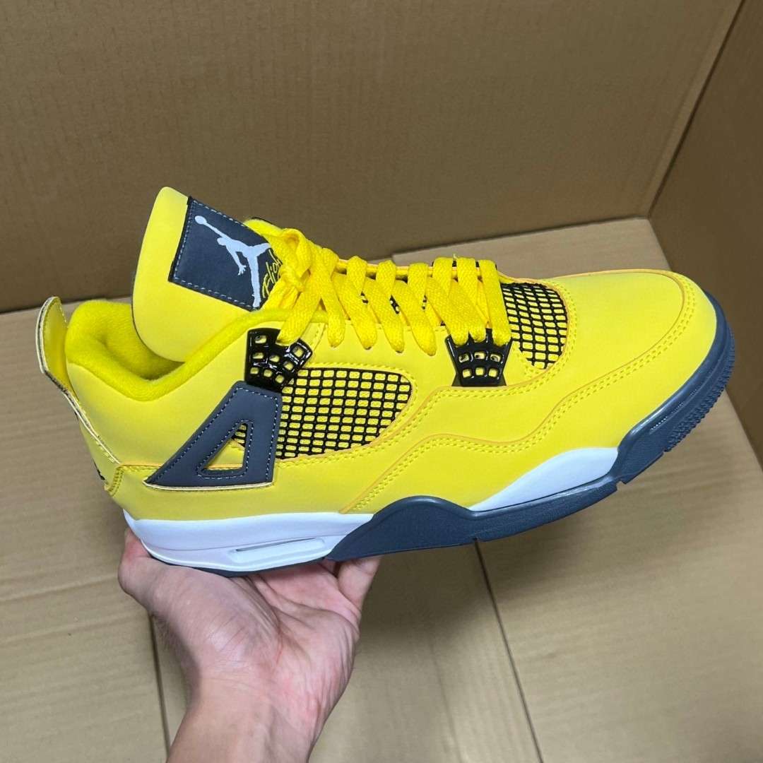 AJ4?实战篮球鞋 140一双